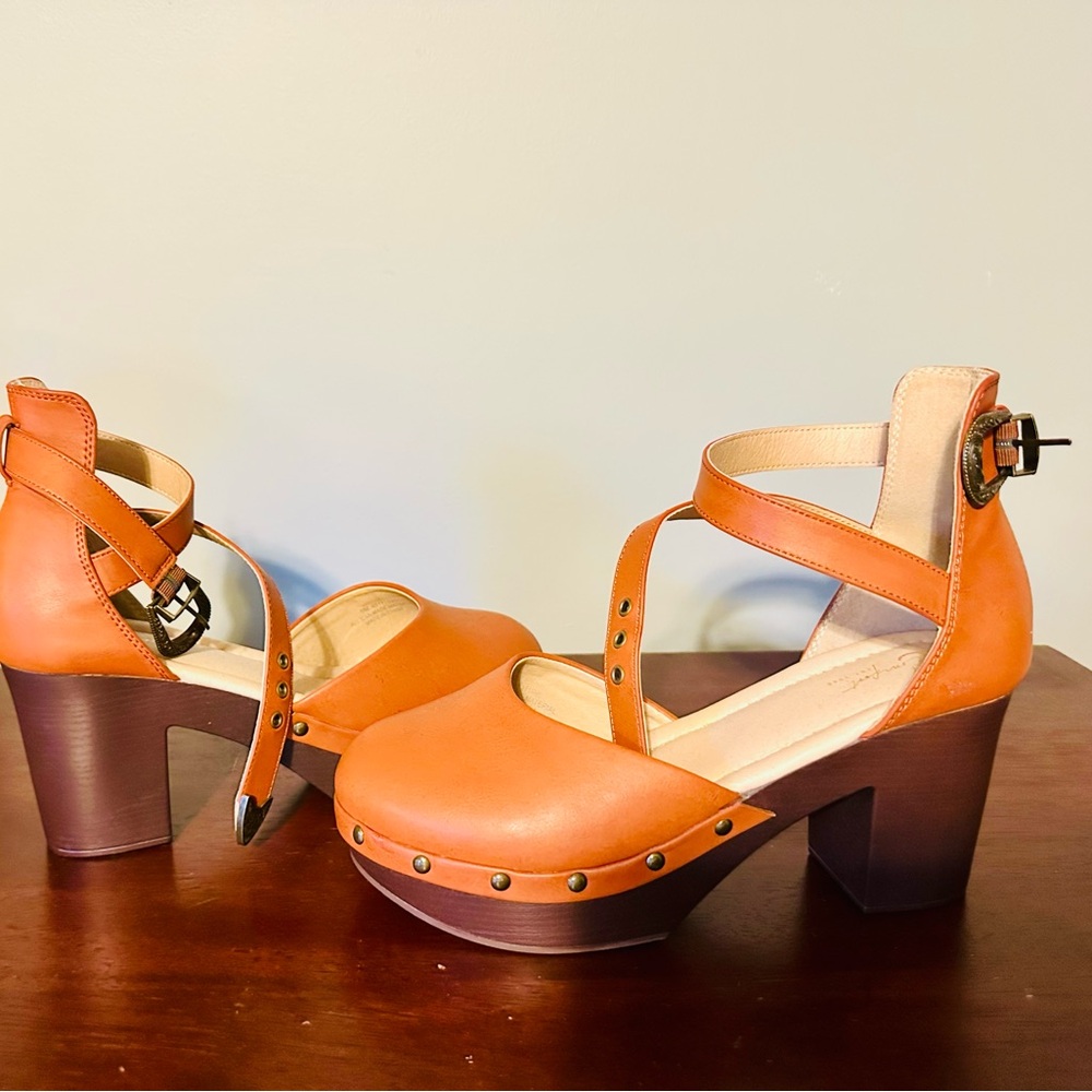 Women's Tan Platform Heels